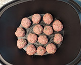 Foto del paso 1 de la receta: Albóndigas de carne 🍲 en salsa de verduras y verduras al vapor