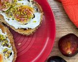 Foto del passaggio 3 della ricetta Toast con ricotta e fichi