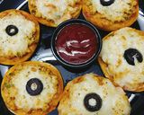 A picture of step 7 of Mini Pizza 🍕🍕🍕.