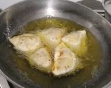 आलू के समोसे और इमली की चटनी(aaloo ke samose aur imlie ki chatni recipe in hindi) रेसिपी चरण 1 फोटो