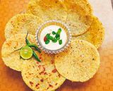झटपट उपवासाचे थालीपीठ (jhatpat upwasache thalipeeth recipe in marathi) रेसिपी स्टेप 7 फोटो 