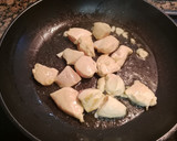 Foto del paso 3 de la receta: Pollo con patatas y pimiento