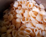 A picture of step 3 of Garlic Butter Pasta.