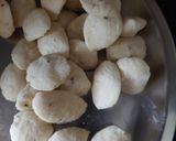 A picture of step 2 of Dahi Papdi Chaat.