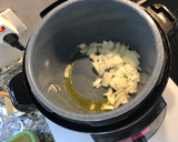 Foto del paso 1 de la receta: Económico y rápido arroz de atún y mejillones en lata con Olla GM H