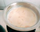 A picture of step 4 of ડેલીશિયસ મીઠો મધુરો બિરંજ સેવનો દૂધપાક.