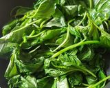Foto langkah ke 1 dari resep Creamed Spinach ala Koki Joni.