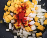 Foto del paso 3 de la receta: Garbanzos con espinacas, sobrasada y huevo