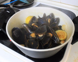 Foto del paso 3 de la receta: Mejillones en salsa de limón