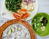 Foto langkah ke 1 dari resep Cumi Oseng Pete Cabe Ijo.