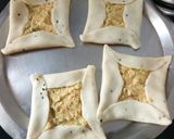 A picture of step 6 of Belwa kachori.