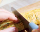Foto langkah ke 9 dari resep Tamagoyaki - Telur dadar Gulung ala Jepang.