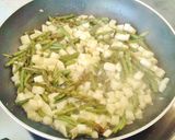 Foto del paso 5 de la receta Tortilla de espárragos silvestres y calabacín