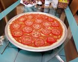 صورة لخطوة 7 من وصفة 🍕 بيتزا الفخامة محشوة الاطراف 🍕