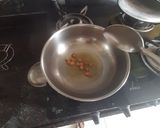 A picture of step 2 of Veg Kurmura pulao jain.
