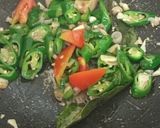 Foto langkah ke 4 dari resep Kikil Kecap Lombok Ijo.