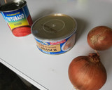 Foto del paso 1 de la receta: Empanada de atún con tomate