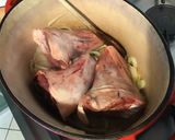 Une image de l'étape 4 de Souris d'agneau confites au miel, thym et romarin.