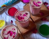 A picture of step 4 of Rose Thandai.