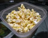 Foto langkah ke 5 dari resep Popcorn Caramel.