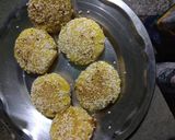 A picture of step 4 of Poha Kebabs.