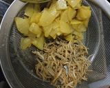 Foto langkah ke 1 dari resep Teri Kentang Tumis.