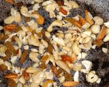 A picture of step 2 of Vermicelli Kheer.