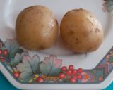 A picture of step 1 of Maggi Aloo Snack.
