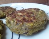 Foto del paso 7 de la receta: Hambuguesas🍔 de arvejas con tajadas de plátano🍌 maduro