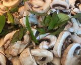 Foto del paso 1 de la receta: Champiñones con epazote