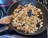 Foto del paso 3 de la receta: Contramuslos de pollo deshuesados rellenos y al horno
