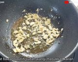 Foto langkah ke 2 dari resep Cah kailan udang.