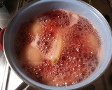 Foto del paso 11 de la receta: Peras confitadas en almibiar de fresas y canela