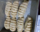Foto langkah ke 8 dari resep Roti Manis isi Pisang.