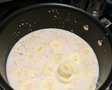 A picture of step 2 of Breakfast banana porridge.