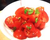 A picture of step 4 of Italian-Style Tomato Salad.