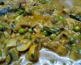 A picture of step 8 of Mushroom Green peas gravy.