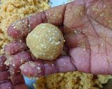 A picture of step 3 of Til Ke Laddu.