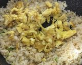 Foto langkah ke 4 dari resep Egg Fried Rice (+tips bikin nasi goreng enak).