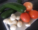 Foto del paso 1 de la receta: Calabacín relleno de boloñesa de champiñones y nueces