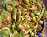 Foto del passaggio 2 della ricetta Garganelli e orecchiette di bieta con sugo alla pizzaiola