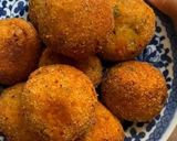 A picture of step 4 of Vegetable Soup with Rice Croquettes.