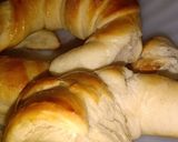 Foto del paso 5 de la receta: Medialunas sin manteca y muy ricas !