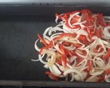 Foto del paso 2 de la receta: Chuletas a la plancha con guarnición 😍😍