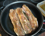 Foto del paso 3 de la receta: Guiso de judías con acelgas tiernas y costillas adobadas