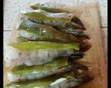 Foto del paso 4 de la receta: Camarones rellenos de queso crema y chile