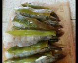 Foto del paso 4 de la receta: Camarones rellenos de queso crema y chile