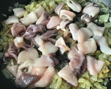 Foto del paso 1 de la receta: Chipirones y almejas en fritada con vino dorado de Cartagena