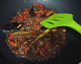 Foto langkah ke 4 dari resep Orek tempe kering pedas manis.