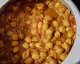 A picture of step 5 of Chhole patties(Sindhi chat).